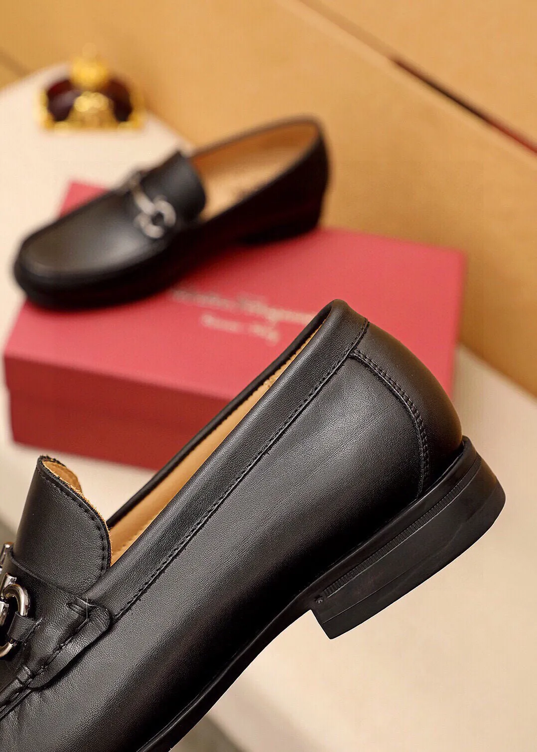 Men's shoes 💰480 💐 Product trademark: Ferragamo "Ferragamo" casual leather shoes Regular size: 38-44 (45🉑️customized) Product materials: Selected imported first-layer calfskin upper + luxury hardware buckle, imported water-dyed cow leather lining. Strong three-dimensional visual effect, original outsole color: 3⃣️seed leather materials available